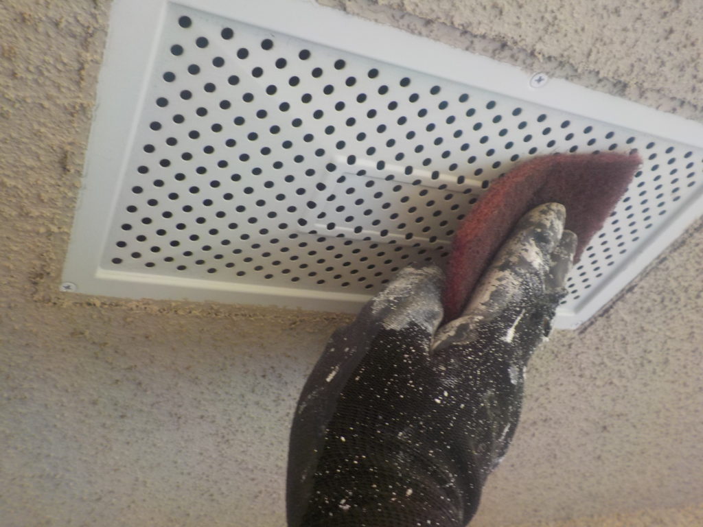 板金部やすり掛け